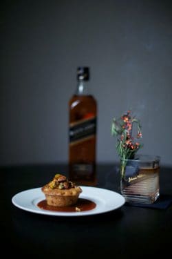 nachtisch-brombeeren-old-fashioned-250x375 Whisky Goes Vegan - Johnnie Walker Black Label präsentiert innovative Rezepte von Michael Hanke und Daniel Grothues