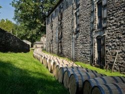 distillery-barrels-whiskyreise_btco-250x188 Zwei Freunde auf einer Whiskyreise durch Schottland